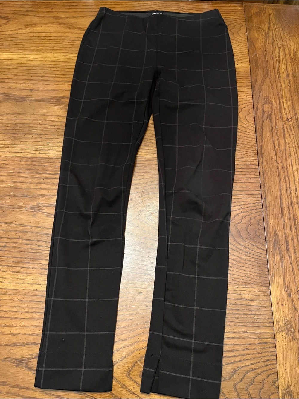 Ellen Tracy Black Windowpane Stretch Pull On pants, size extra small